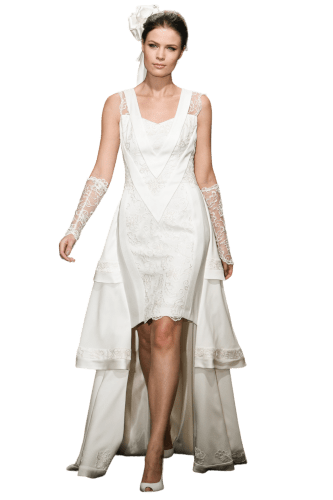 Hanna Bieńkowska kolekcja suknie ślubne - wyjątkowa i elegancka sukienka na wesele satynowa długa z odkrytymi nogami z przodu, taliowana, koronkowa z koralikami, dekolt karo - biała 